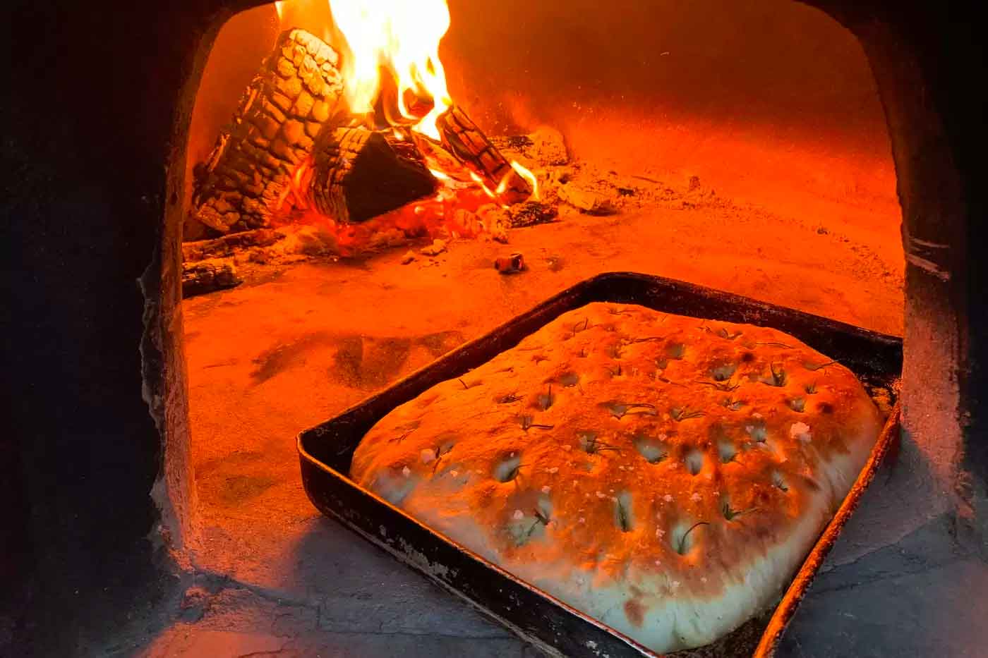 https://www.fuegowoodfiredovens.com/wp-content/uploads/2020/04/wood-fired-focaccia-1.jpg